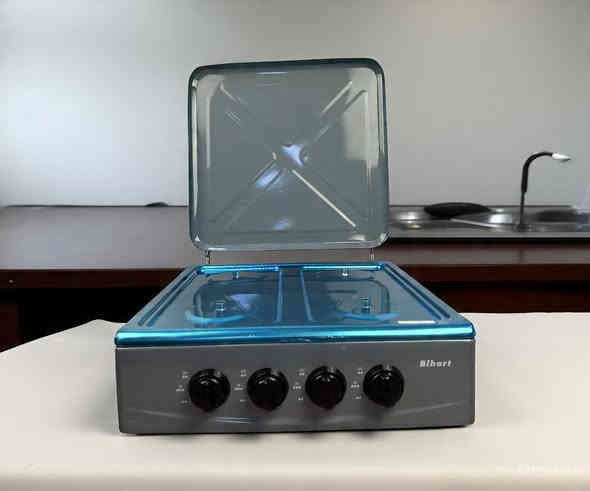 طباخ 4 عيون مع ميز ماركة بهارات

🖋️مثالي للاستخدام المنزلي اليومي لطهي مختلف الأطباق بسرعة وأمان
🖋️مناسب للعوائل الكبيرة أو الصغيرة بفضل وجود 4 عيون غاز عملية
🖋️يمكن استخدامه في المطابخ، الاستراحات، الأكواخ أو حتى في محلات الأكل الصغيرة
🖋️يوفر رفوف سفلية إضافية لتخزين القدور، أدوات الطهي أو أسطوانات الغاز الصغيرة
🖋️تصميم عملي وأنيق: يأتي بغطاء علوي معدني يحافظ على الطباخ نظيفًا عند عدم الاستخدام
🖋️4 عيون قوية: لهب أزرق مستقر يوفر احتراقًا كاملًا لتوفير الطاقة والوقت
🖋️مواد عالية الجودة: سطح معدني مقاوم للحرارة وسهل التنظيف
🖋️أمان عالي: مزود بتعليمات أمان دقيقة مع تحذيرات بخصوص الخراطيم المطاطية لتفادي أي تسرب
🖋️رفوف سفلية متينة: تساعد على تنظيم المطبخ وتوفير مساحة إضافية للتخزين
🖋️سهل التركيب: مع فتحة إدخال غاز قابلة للدوران لمنع التواء الخرطوم
🖋️ألوان متعددة: يتوفر باللون الأبيض الكلاسيكي أو الأسود العصري ليناسب جميع المطابخ
🖋️الابعاد: طول 49 سم عرض 46 سم ارتفاع 84 سم

السعر 57 الف
توصيل 3 الاف لجميع المحافظات🇮🇶
للحجز راسلونا📲
واتساب ***********
