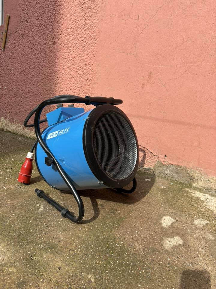 جهاز تدفئة هوائي
من شركة Güde GmbH & Co. KG
موديل Güde GH 9 E
يستخدم لورشات العمل او المخازن الكبيرة
400 فولت
تردد 50 هرتز
قوة 9 كيلوواط 
يصل إلى أقصى قدرة تسخين خلال 5–10 دقائق

توصيل جميع محافظات العراق 
اي استفسار تواصل وياي بلخاص


**إذا كنت صاحب هذا الإعلان وتريد حذفه لأي سبب، رجاءا أرسل رسالة إلى الدعم الفني**