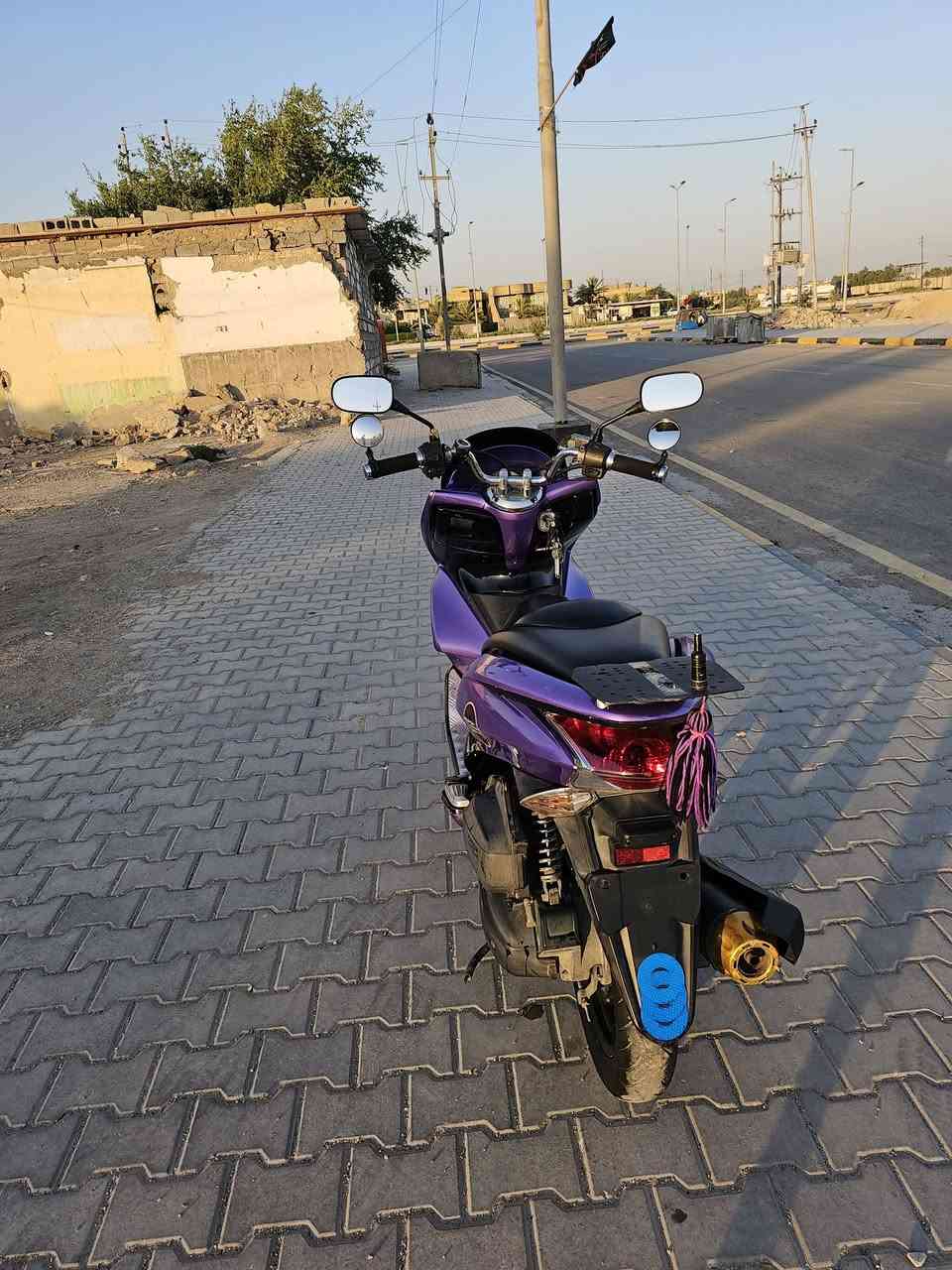 PSX 
دراجه نضيفه محرك مكفول مامفتوح برغي واحد كمرك موجود ماشيه قليل اقل السنه من اخذتها رمبه لون بنفسجي محرك 150
مليون و٧٥٠ 
***********
