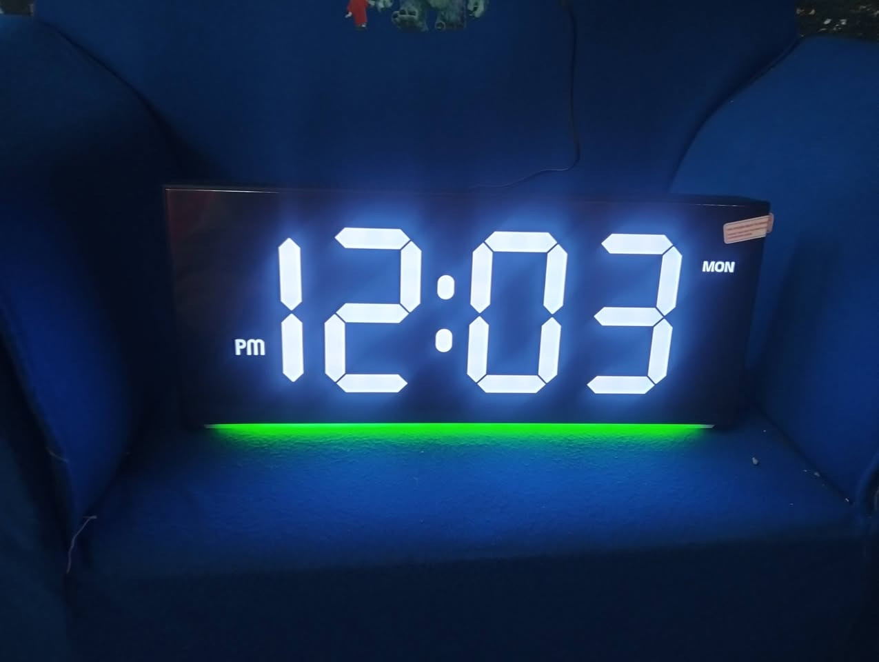 ساعة تخبل. نشره متغيره الالوان. تحكم ريمونت 
السعر 20


**إذا كنت صاحب هذا الإعلان وتريد حذفه لأي سبب، رجاءا أرسل رسالة إلى الدعم الفني**