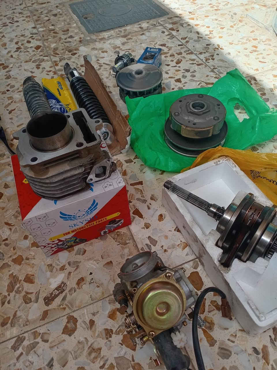 السلام عليكم
اخوان عندي أغراض مال دراجه 140 فراشه بيهن اصلي وبيهن جديد مستعمل شي قليل حسبت ايام الله شاهد عليه مثل ماموضح بالصور الي يريد يشتريهن هذا رقمي ***********  ورديه خارج قريب على الجزائر والي يريد يشتريهن كلهن اساهل بيهن وبيه خير ويدلل والقرآن غراض كلها مال جنى وعندي كفر مال دولفين احمر نضيف جدا ويه الأغراض ابيعه الي يريده هم اساهل وياه مامتواجد على الفيس
