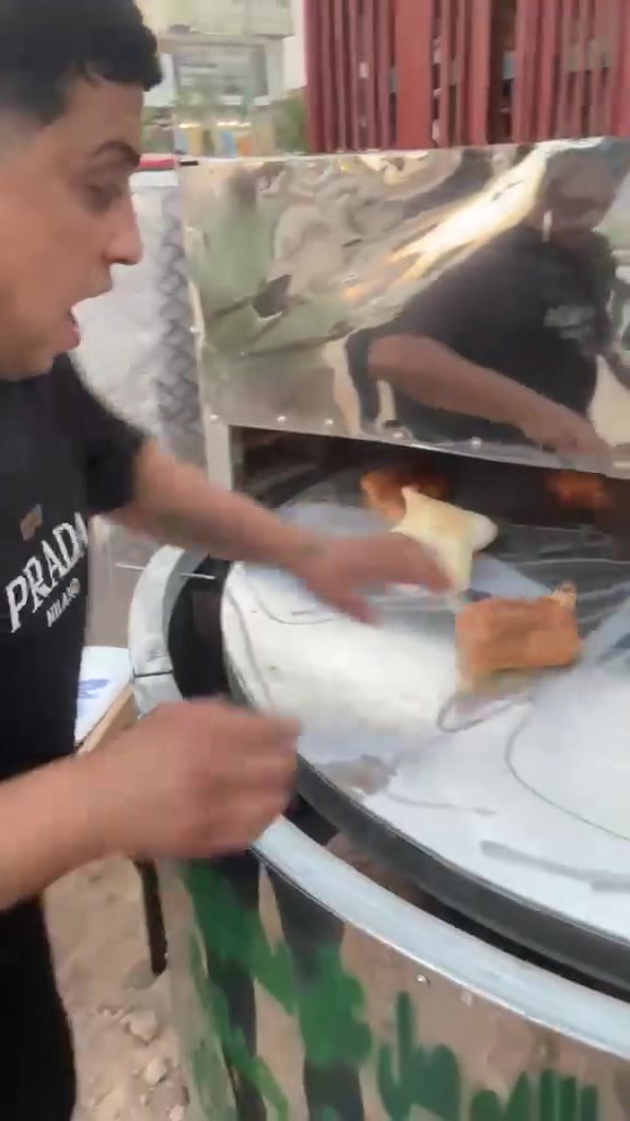 اللهم صل على محمد وال محمد معمل حداده احمد جلد لكافه اعمال الحديد العنوان نجف شارع مجمع بيتي قرب سكله العنزي ***********)(***********

