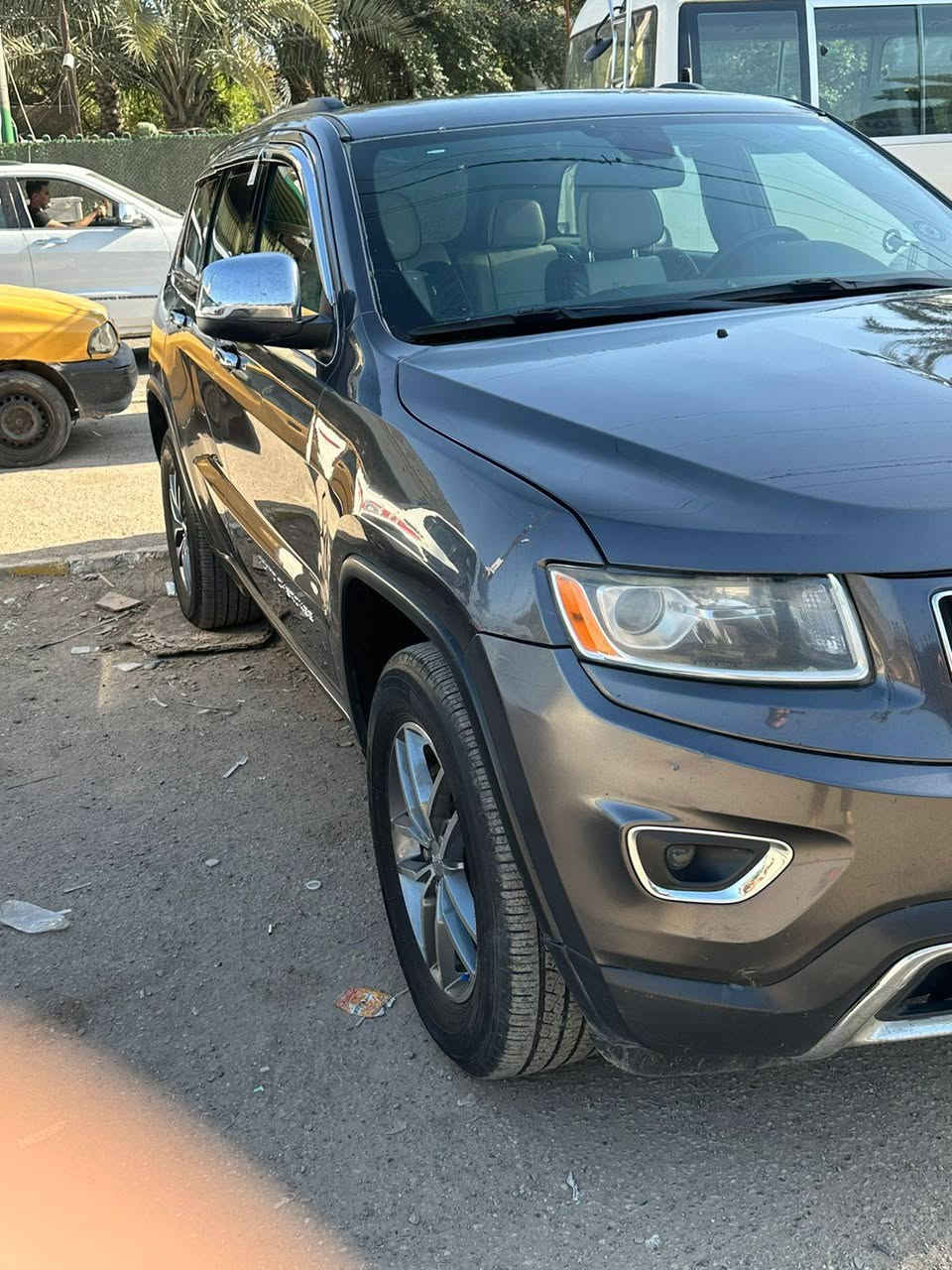 يدور نضيف ومكفول جيب لاريدو 16امريكي كلين تايتل وسونار صورة مرفق بل منشور محرك كير شرط فحص رقم سليمانية جديد بسمي شرط تحويل تراية كلش حلو حدادة صدر حلوة مكان سيارة بغداد سعر 188رقم ***********
