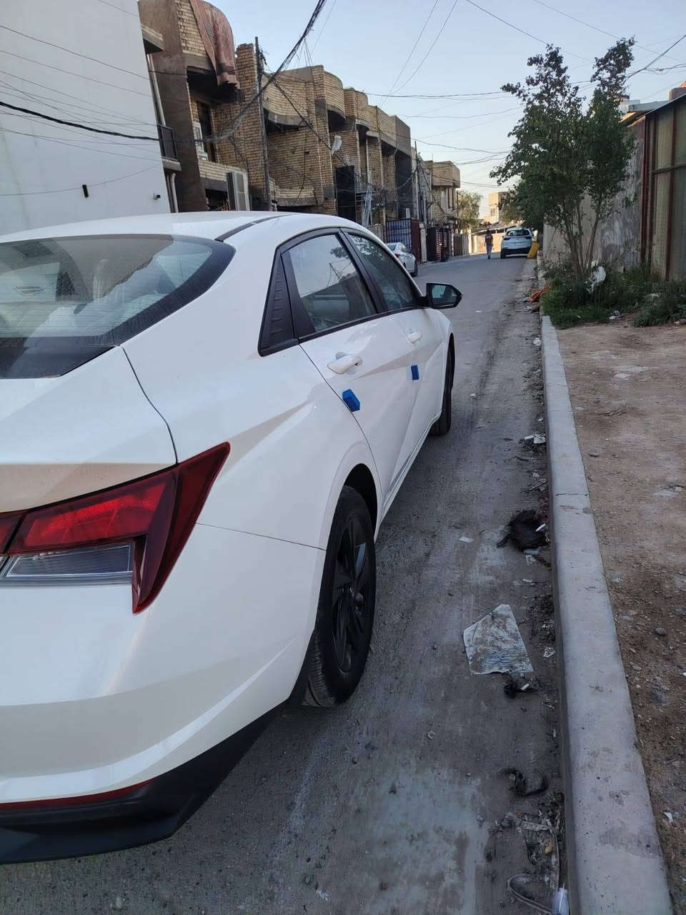 سلام عليكم 
النتر 23 خليجيه مكفوله كفاله عامه من صبغ ضربه بارد ماكو      رقم بغداد  باسمي ماشيه 60الف على وضع الشركه برغي ما مفتوح بيهه تخم تاير كومهو مكينه1600دوش بغداد الغزاليه ***********
