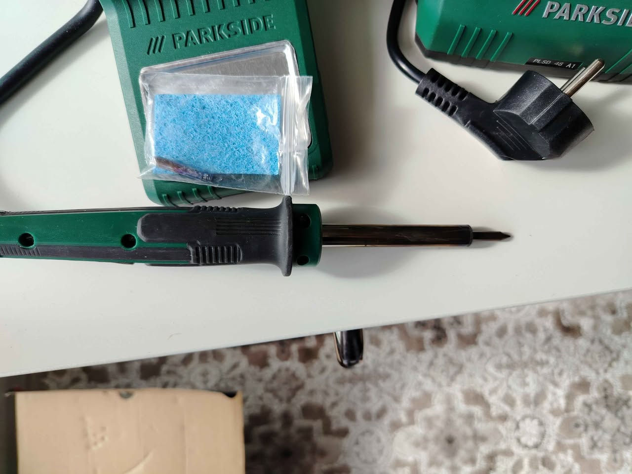 كاوية لحام ديجتل مخزن بيه ثلاث درجات 200/300/400 اضافة الى مفاتيح الرفع وخفض بينهم مع ثلاث رؤوس كوي و لفافتين من القصدير و بات للترطيب وتنظيف راس الكاوي ماركة parkside A1 الالمانية أربيل, العراق


**إذا كنت صاحب هذا الإعلان وتريد حذفه لأي سبب، رجاءا أرسل رسالة إلى الدعم الفني**