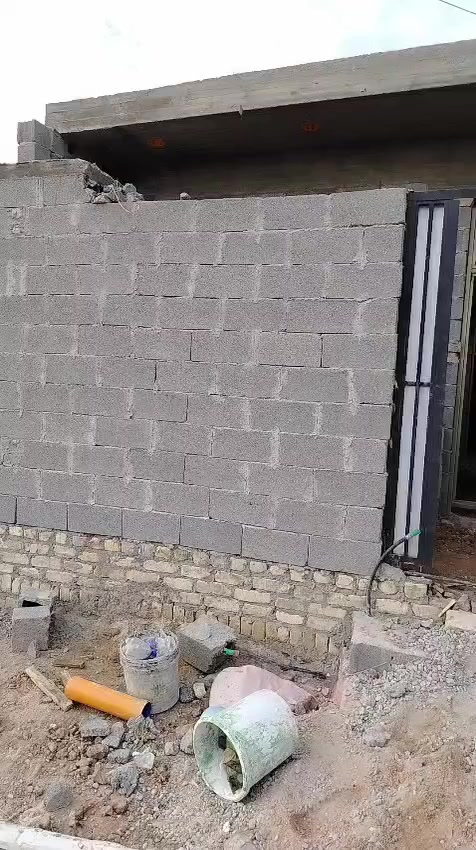 السلام عليكم بيت للبيع المساحه 75متر العنوان بغداد مدينة الصدر الحميديه شارع سيد  عوده الاتصال *********** تستلم مفتاح
