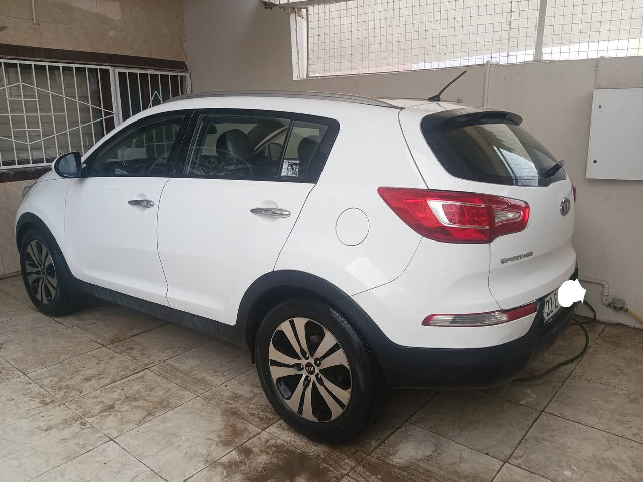 (***********) كيا سبورتج 2012اللون ابيض خليجي السعر(142) محرك 20سقف بانوراما رقم اربيل سنوية وهزة جديدة  شرط تحويل سيارة كاملة وجاهزة مال بيت بيه نقص صندوق صبغ فقط وبيه رصعات ومكانين صغيربارد (المكان كركوك) غير متاح في الخاص الاتصال علا الرقم فقط
