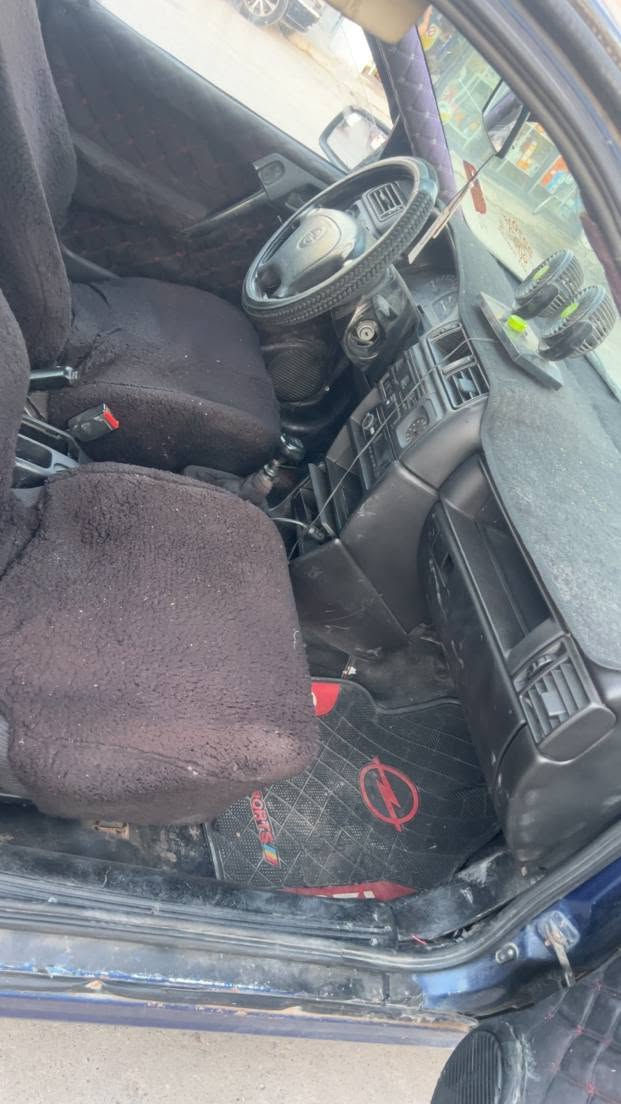 سەرە تا  بەناوی خوا
     ئۆپڵ فیکترا 🚗 مەکینە 20
      مۆدێل 1995.  سلایت . ABS. Airbag
سەیارەکە زۆر خاوێنە . گێرو مەکینە بەشەرت
چوار تایەی  مام ناوەند. تازە بۆیاغ.  پێشو پشتی کەپسە. واتا لێدراوی نیە.  خایسی نیە.
قفل مەرکەزی. کارە بایی کامل  ئیش ئەکا.
گەچەکانی هه مووی  ئیش ئەکات. تەوافە. زۆر مەزبووتە.  سەیارەکە  کامل جایزە. کامل بەشەرت.  تەقەو رەق ش  بە شەرت.
سەیارەکە بڕاوەیە بەڵام زۆر باش توند کراوەتەوە. هیچ تەقیوی نیە.  
نرخ. 14 گەڵاو. مامەڵەیەکی برایانە.***********.  تکایە گەر مشتەری نیت بێزارمان مەکە رانية, السليمانية
