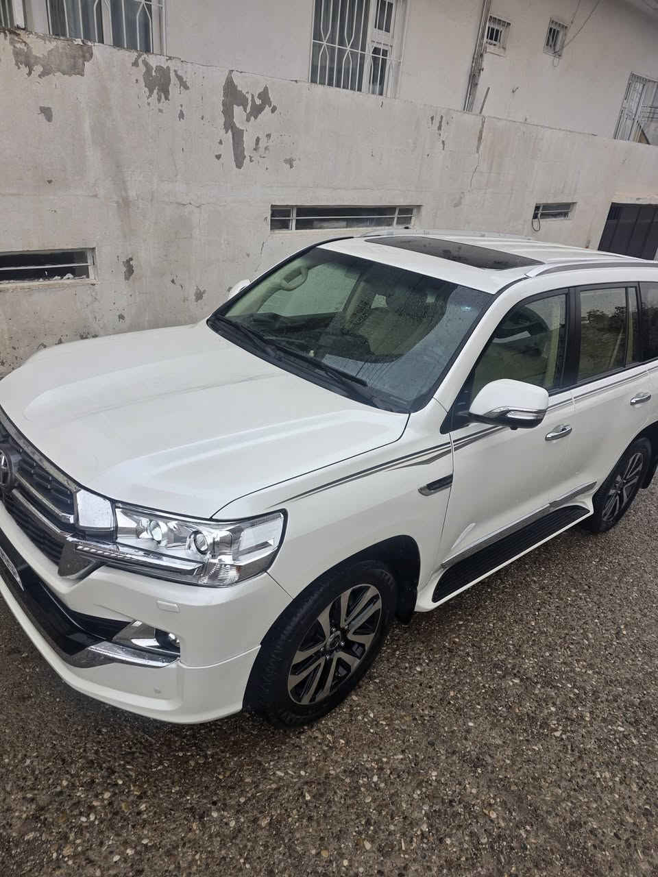 لاندكروز2017( اGxr). كفاله عامه عده بارد قليل بل دعاميه
كفاله واحد ع واحد  كل موصفات بيها (ماشيه١١٠)
 فول الفول ونضيفه6m*********** تواصل )
