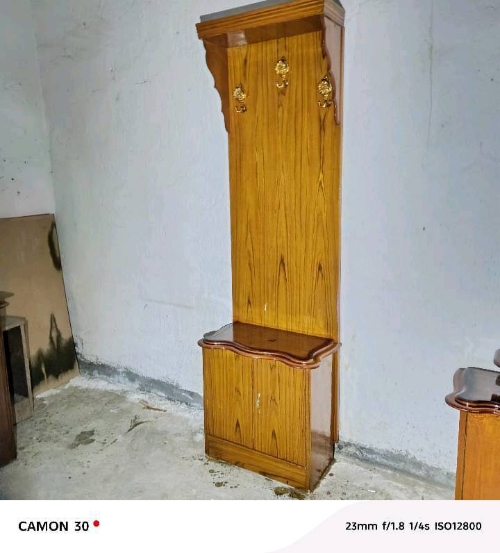 عل بركت الله اللهم صل على محمد وال محمد 
السلام عليكم......

غرفه نوم عراقيه صاج عراقي حطاطة مفوله ونضافه 100%100💚
الغرفه 5 قطع 

سعرها 500وبيها مجال 💸💸
للاستفسار الاتصال على ***********