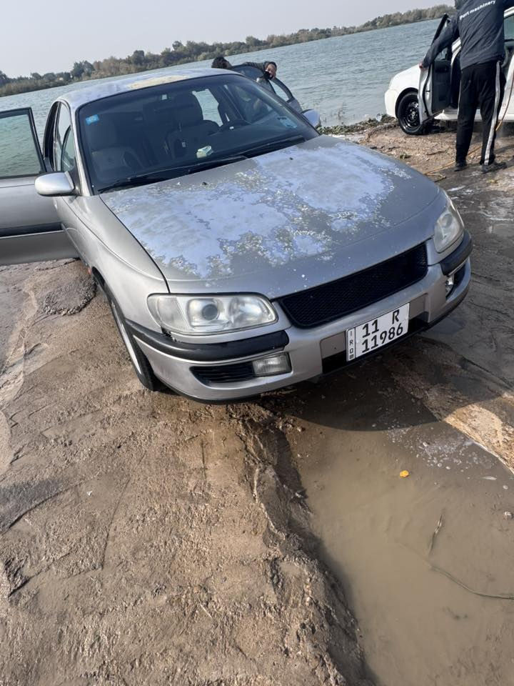 أوبل اوميكا بزون موديل ٩٦
كير مكينه vvt3000 مكفولات 
تبريد شغال ثلج 
سياره حلوه ونظيفه الكشر جارد
سياره كامله من كلشي مجرد ملاحظات بسيطه 
رقم بغداد أنكليزي بسمي 
سعره ٤٥ وبي مجال قليل شراي اتصل مو شراي لا تشلع قلبي فدوه اروحلك للاستفسار اتصل على الرقم  ‭٠٧٧١ ٥٤٨ ٦١٤٩‬مكاني الكوت
