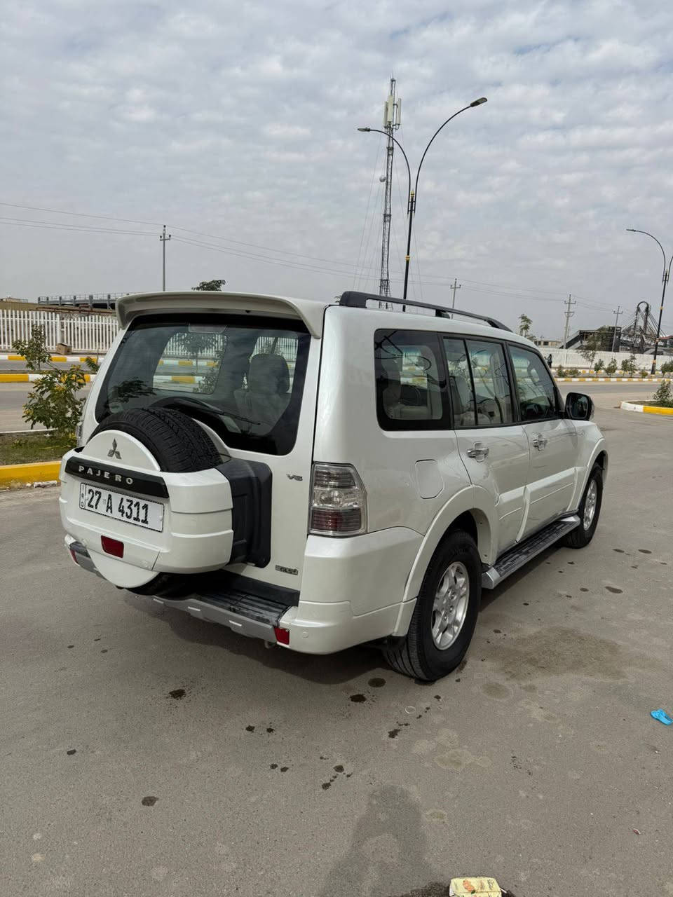 السلام عليكم باجيرو موديل 2007 حره رقم ذي قار الدولي باسمي كفاله ما عدا صبغ مقدمه الجاملغ فقط الباقي كفاله عامه مواصفات 7 راكب 3 قطع تبريد مري شفط اشاير بل مري داخل بيج 4×4 تحكمات محرك 3000 السياره جديده وجاهزه 
العنوان الناصريه مركز المدينه
الموبايل 📱***********
السعر 125 وبي مجال
