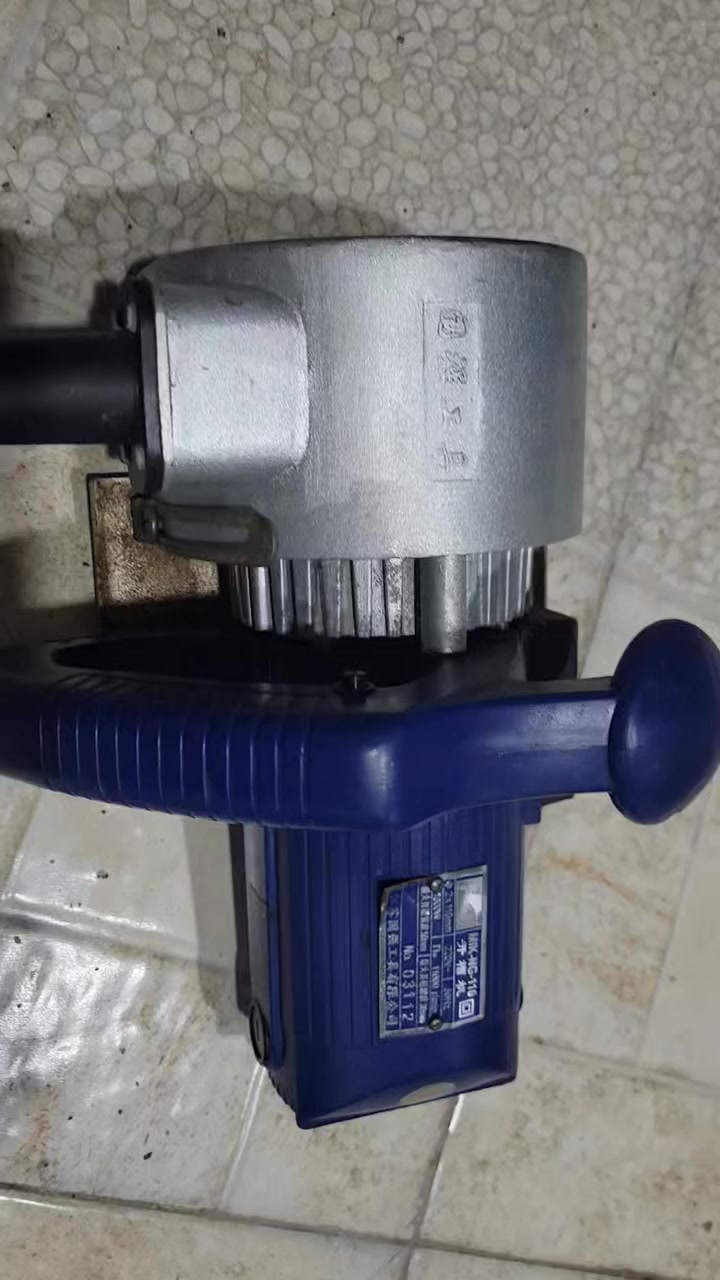 كوسرة حفر حيطان دبل قرص 1600 واط حقيقي و11000 دورة بالدقيقةماركة اعتقد يابانية اخت الجديدة للبيع الشراي يراسلني او يتصل واتسب*********** توصيل موجود لكافة المحافظات
