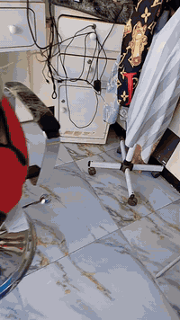 ميز مرايه وفاترينا نضاف بعدهن جدد نضافه 95/100 تركي درجه اوله  سعر خاص...