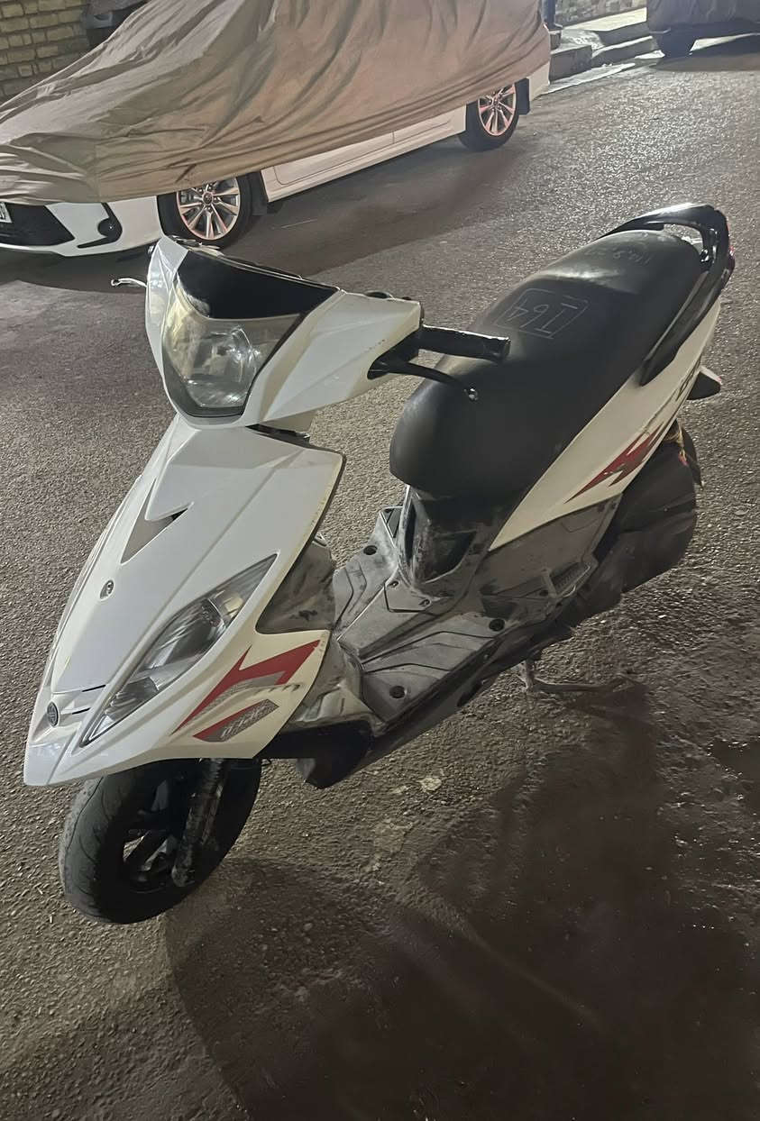 السلام عليكم دراجة جي تي آر مكينة مكفوله برغي ممفتوح بيهه صار شهر من أخذته من رمبة دراجة اي نقص مابيها مكاني بغداد الحرية
السعر مليون وبيه مجال ***********
