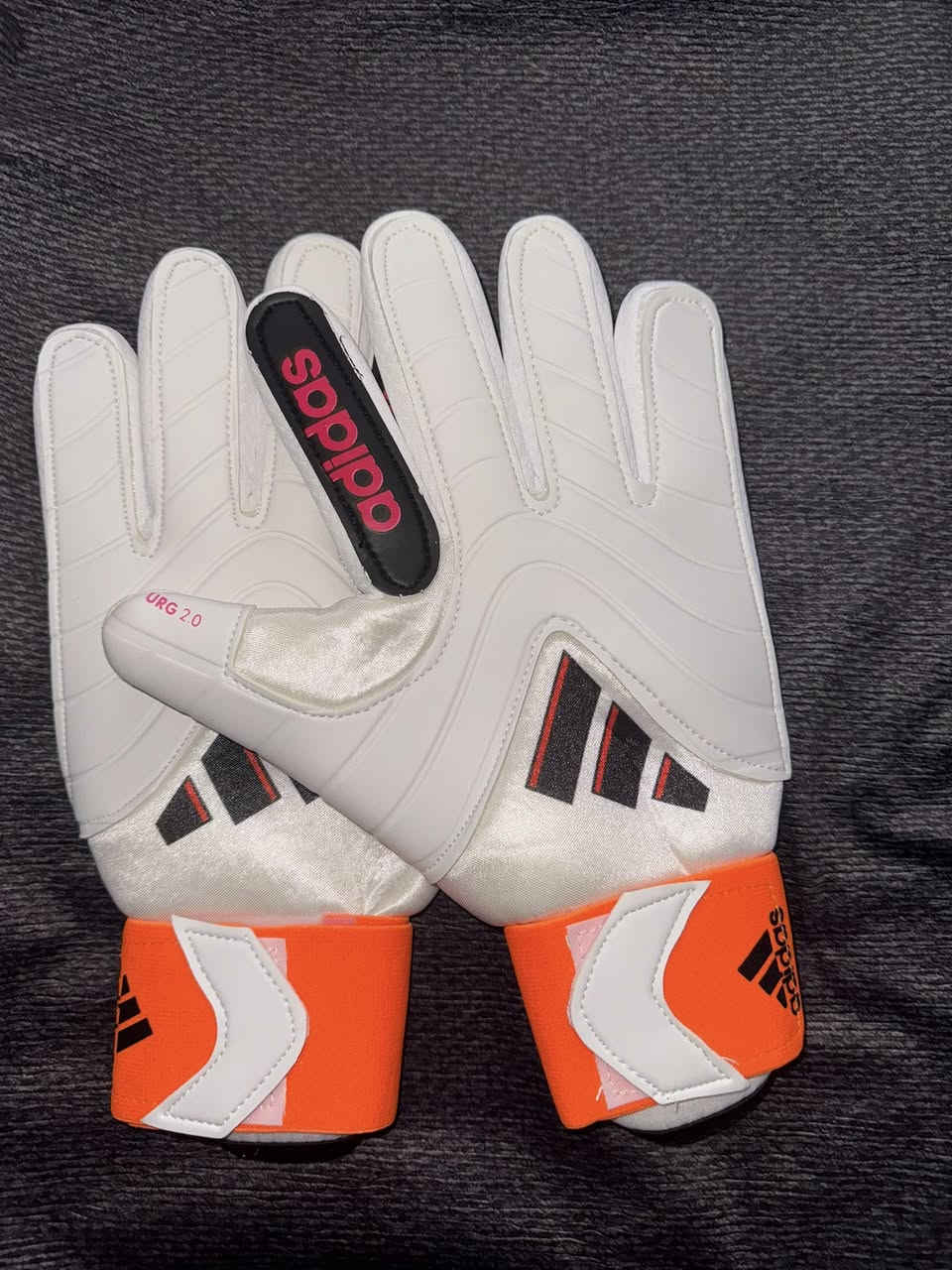 كف حارس خامته كلش راقيه يجي قياسات من 8 لل 10 سعر القطعه ب 25 الف ويه التوصيل للحجز و الاستفسار التواصل مع الرقم *********** واتساب أو مراسله الصفحه
