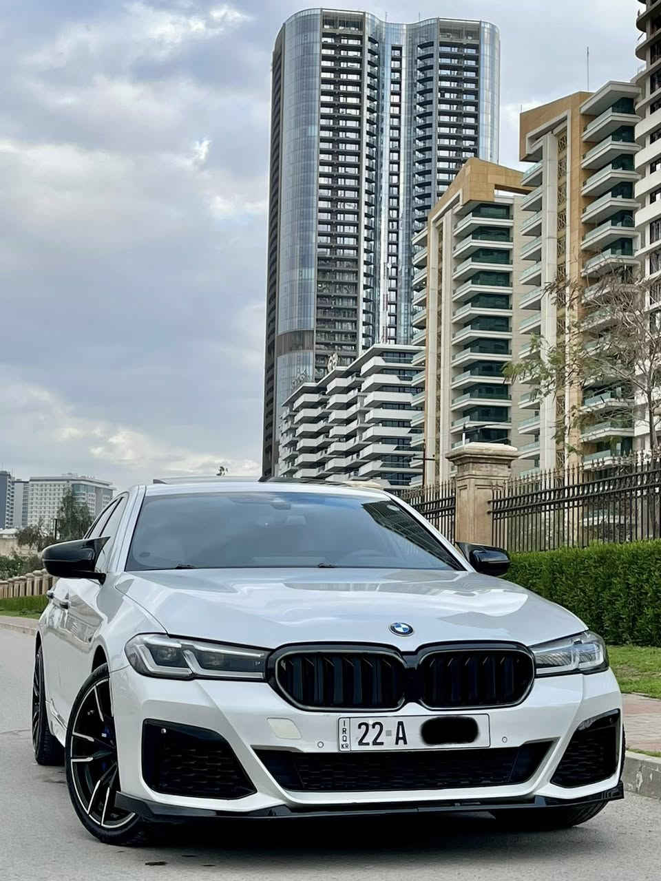 السلام عليكم
BMW 530i 2022 

السياره كلين تايتل 

والسياره مغلفة كامل PPF

ماشية 55 mil فقط

اعلى فئة من ناحية المواصفات 

سماعات هارمن كاردن 

داخل ملكي 

ليد داخلي 

حساسات 360 درجة

تدفئة بالمقاعد 

داتاشو 

مقاعد مال 740  

بيها فقط PDR بسيط جداً 

السياره موجودة باربيل

السعر : 355 وبيها مجال 

***********

***********
