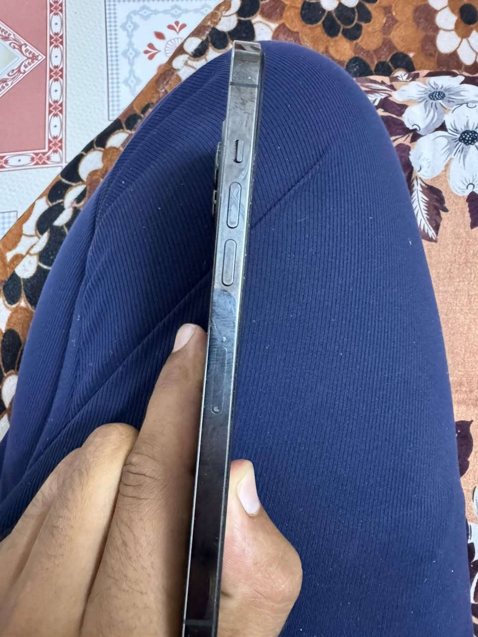 بيع أو مراوس أب كلكسي
آيفون 12 برو ماكس 
ذاكره٢٥٦ جهاز نضيف جداً 
لو رصاصي
 مبدل فقط شاشه ومكفول من ايشي 
بيها فطر خفيف مثل مواضح
بطاريه ٨٠ الله شاهد ميصرف شحن 
صوت مخابره نت كله نضيف
بيع أو مراوس اي اندرويد 
مكان بغداد عامريه 
سعر ٣٧٥

***********
واتساب
