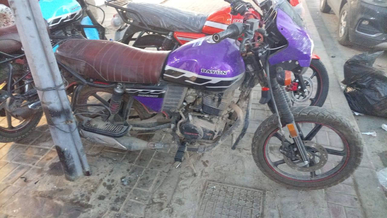 بيع مستعجل 
دراجة دايوان موديل 23محرك200مرقمة بغداد انكليزي الدراجه بيها فطر قليل بلركبة  والمحرك بي بداية تبخير الدراجة مناقصها شي بعد غير هذني كهربائيات كلها شغالة 
مكاني بغداد الدورة المهدية سعرها1600مجال كلش بسيط الشراي يتصل ***********
