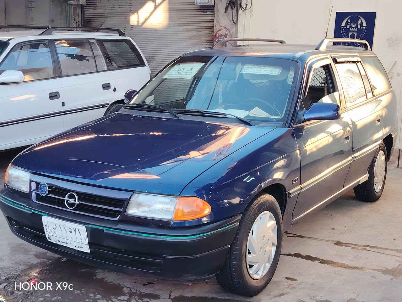 السلام عليكم البيع اوبل استره محرك ١٦ موديل.1993 ترهم مراوس فكتره نضيف ***********
