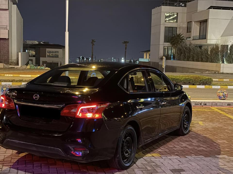 سێنترا 2017 ئەمریکی
مەکینە گەورە 
١ پارچە و پەڵەیەک بۆیاخ
٣ مۆدی لێخورێن (سپۆرت، ئیکۆ، نۆرماڵ)
گێر و مەکینەی نەکراوەتەوە
٤ تایەی تازەی لەسەرە 
تراکشن کۆنترۆل
٦١ هەزار رۆیشتووە
0770 613 3141
