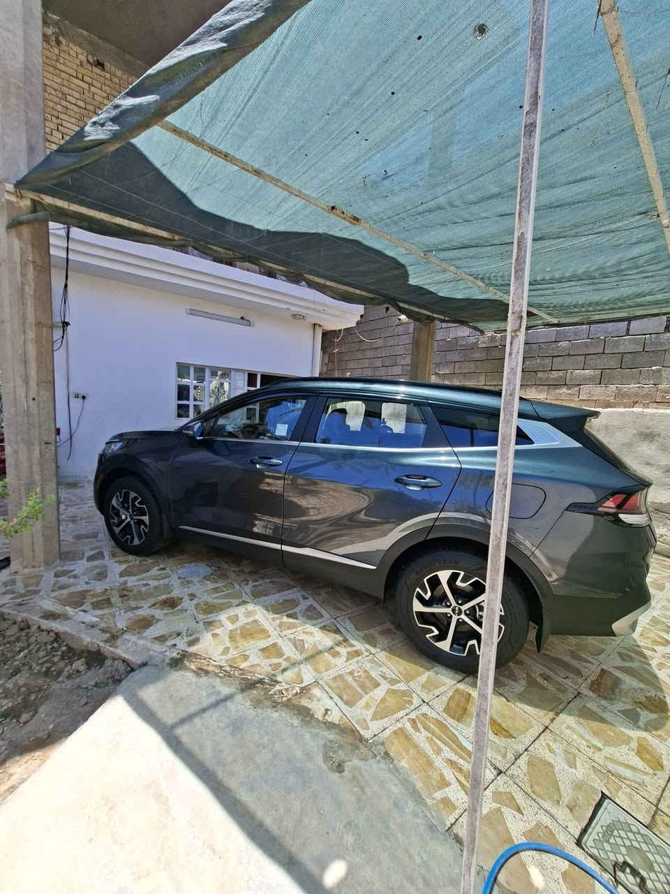سلام عليكم سيارة سبورتج هايبرد 2025 وارد امريكي رقمه بغداد فول مواصفات فتحة حساسات خلفية رادار امامي خلفي كشنات جلد سعر 210 بيه مجال بسيط ***********
