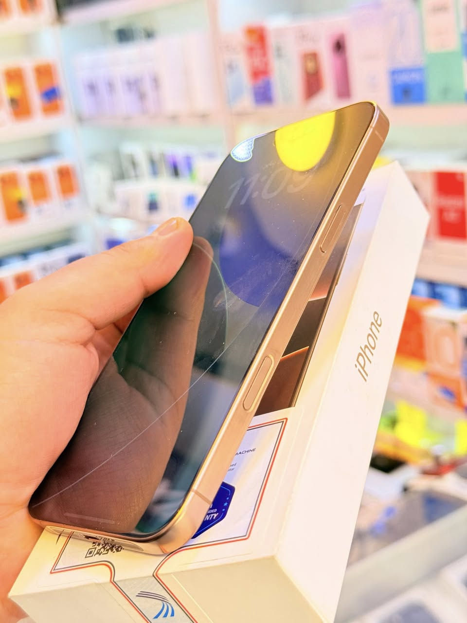 ايفون16برو ماكس ذاكره 256بطاريه 99‎%‎جهاز اخو جديد زلغ واحد مابي وتر بروف جهاز بمعنه كلامه نضيف هوه جديد سوه عربي شرق اوسط ماستر لا مفتوح ولا مصلح ملحقات كامله ضمان 5ايام من مركز 
سعر 1350الف قفله من الاخير 
بغداد البياع شارع عشرين مكتب ماستر للمبايل 
***********
