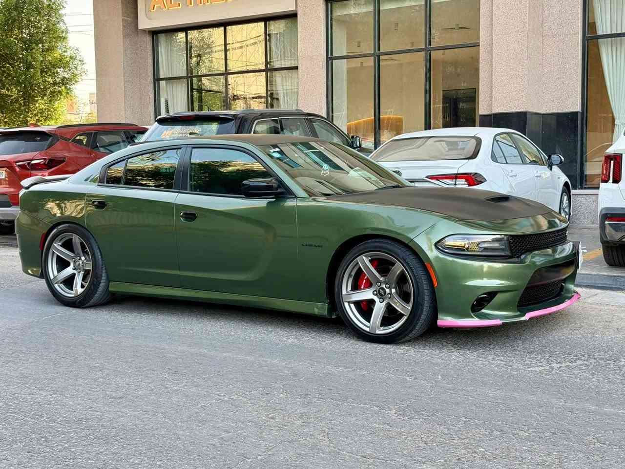 چارجر 2021 اصل السعر 198 وبيها مجال رقم بغداد بسمي وارد امريكي حافه البنيد فقط بدون ضرر داخلي والباقي كفاله عامه ضربه وصبغ وتبديل وشخط وبارد مواصفات RT محرك V8. 5700 ويل نجمه توسايز شفتات كشنات حضن كهربائيه سستم صوت شاشه كبيره السياره جديده بمعنه الكلمه ماشيه 70 حقيقي جاهزه ما بيها اي نقص مكاني كربلاء المقدسه الاستفسار ***********
