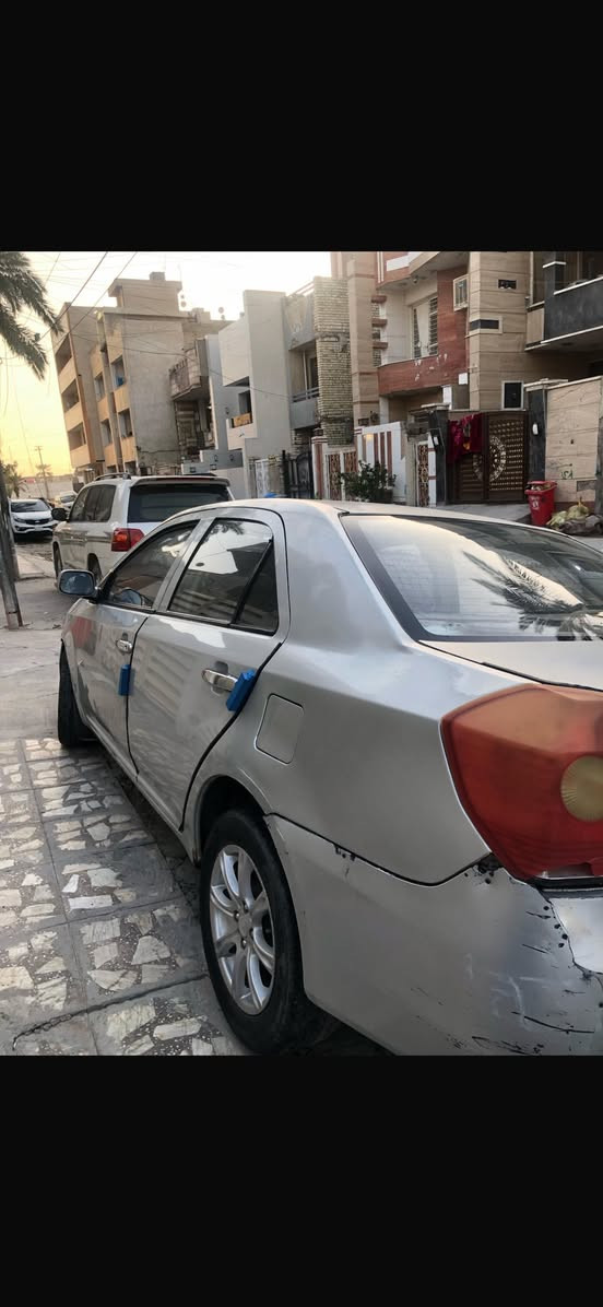 السلام عليكم مكلف بالنشر سياره جيلي موديل ٢٠١١ كير عادي تبريد ثلج سياره ابلاديه بدون نقص مكان السياره بغداد العامريه السعر ٢٥ورقه رقم صاحب السياره ***********
