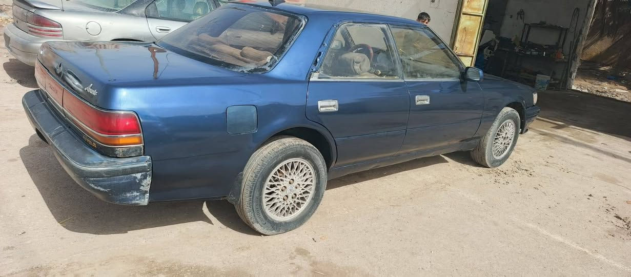 سلام عليكم البيع فقط شيزر رقم نكليزي سنويه ال 29 تحويل ثاني يوم مكفوله من كص او ضربه فقط صبغ جمالي 4 تأيرات جدد حداديه خير من الله كهربائيات شغال كشنات بلاديه 4 سماعات مضخم الصوت غرفه جديه سياره بديها كلش حلوه ستوه كملت صبغ مكينه او كير ثنين او نص مكينه كايمه كيرها كفاله مكاني البصره سعر 32 او بيها مجال رقم الهاتف ***********
