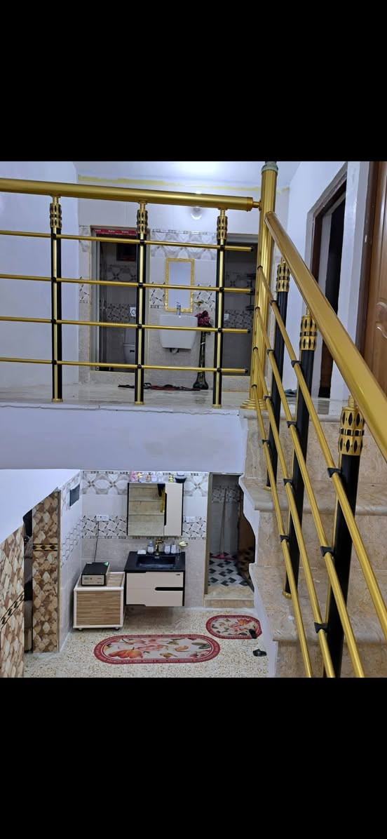 مدينه الصدر قطاع 41 بيت للبيع الاتصال على الرقم والاستفسار   ***********
