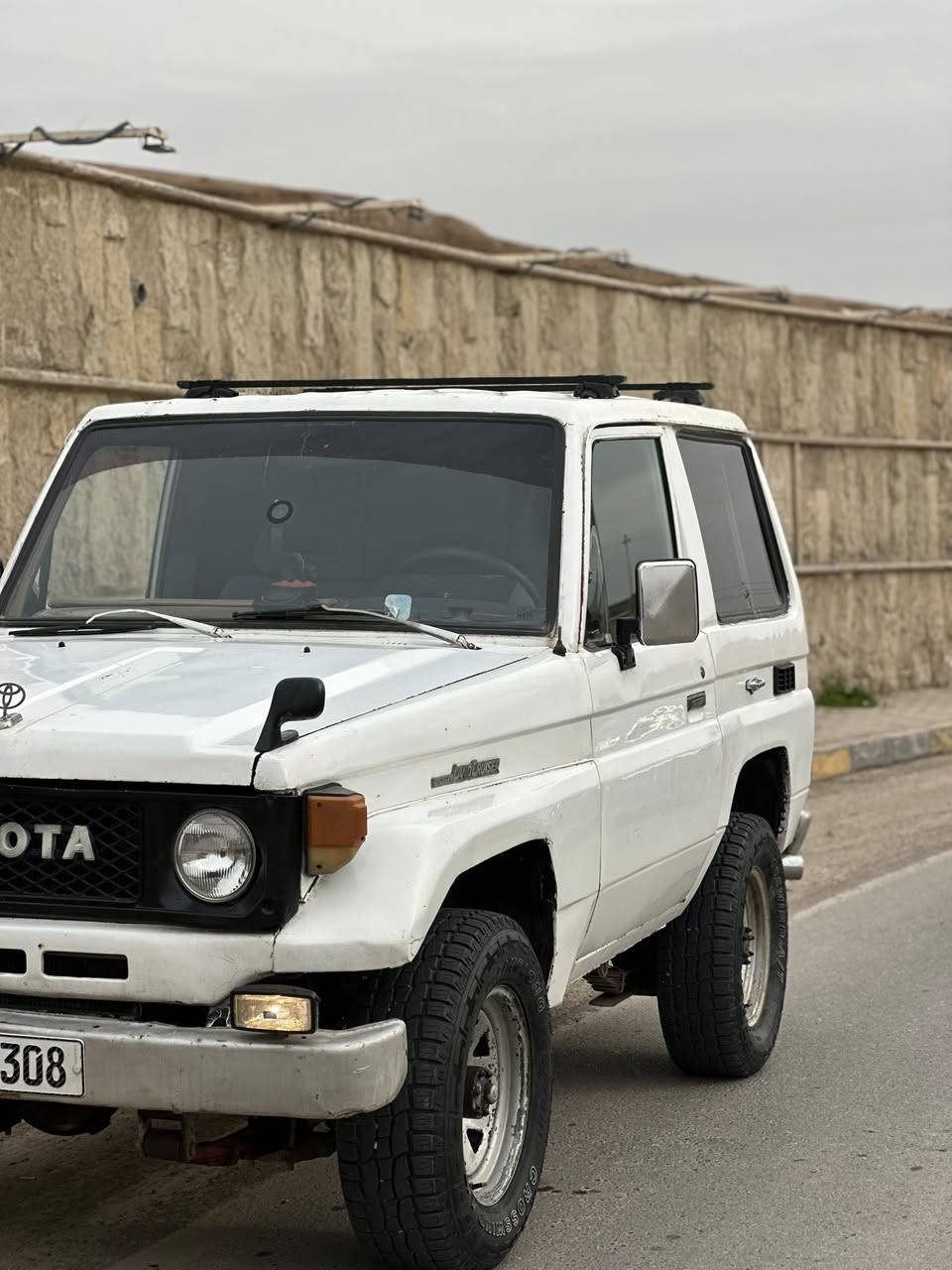 السلام عليكم رمضان كريم
لاندكروز 70تك
مديل 1987
محرك سته F3
محرك وكير شرط 
مصبوغه عام 
رقم نينوى انكليزي شرط التحويل 
.
العنوان الموصل حي نركال 
لمعرفه السعر الاتصال على الرقم 
***********
