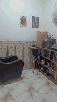 يوجد صالون نسائي متكامل للبيع مستخدم شهر يعني جديد مو مكان فقط غراض للاستفسار اتصل ***********
