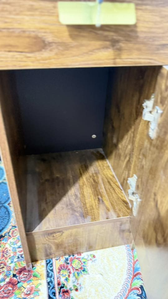 ميز قراءه عدد ثنين 
سعرهن ثنينهم 110
للتواصل ***********
مكاني نجف مجمع السلام
