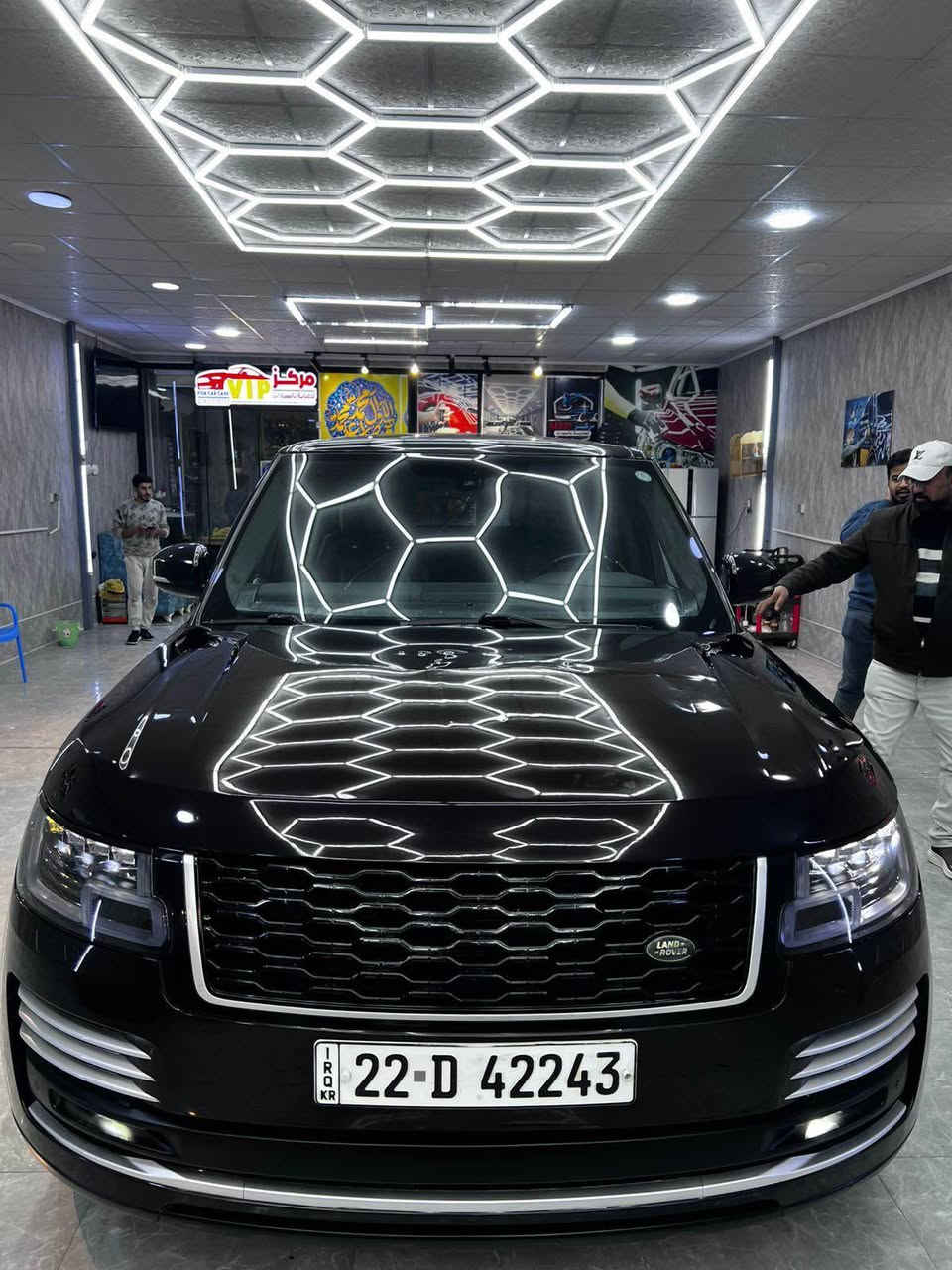 السلام عليكم 
للبيع او مراوس رانج فوج موديل 14 مواصفات خاصه فول  السيارة شرط كسر كارتون مكينه مامفتوحة  شرط ترايك وين ميعجبك محدث بجم 20 لون مميز السياره شرط برغي متصرف عليها 
السعر 30 الف دولار
 مكان السياره النجف الاشرف النجف, العراق


**إذا كنت صاحب هذا الإعلان وتريد حذفه لأي سبب، رجاءا أرسل رسالة إلى الدعم الفني**