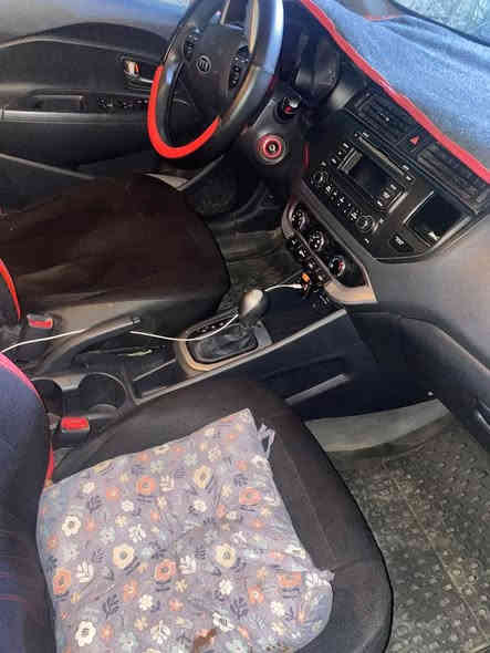 السلام عليكم 
١-نوع السياره (كيا_ريو)
٢-الموديل2013
٣- الوارد (امريكي ) ضربته بل بنيد 
٤-سعه المحرك ١٦٠٠
سياره نضيفه جداً وماشيه هواي استخدام السياره جداً قليل وكلشي نضيف بيه 
السعر (٨٥ ورقه)
***********
