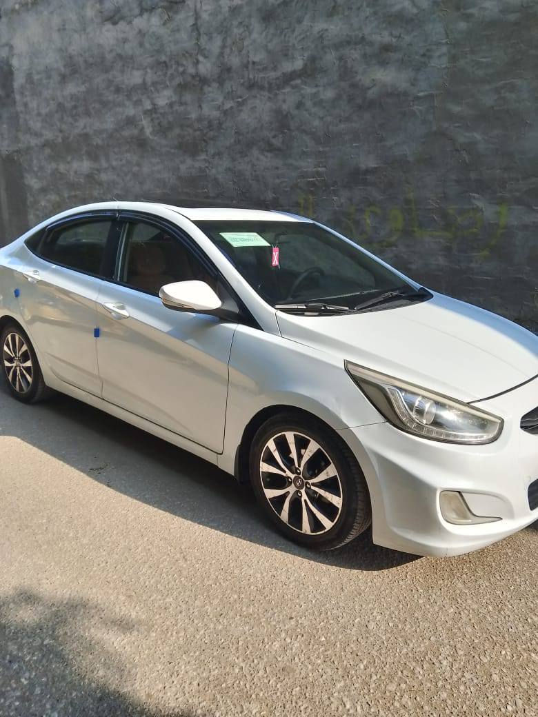 السلام عليكم
اكسنت موديل 2016 رقم بابل بسمي

دولي فول موصفات مكينه وكير مكفولات مامفتوح

فقط بيها بارد اصبعين بالباب الخلفي مكان السياره بابل

الاستفسار ***********--------***********
