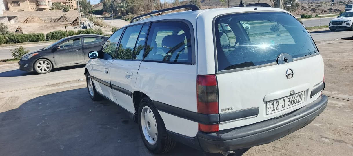 موديل ٩٥
محرك ٢٠ كير عادي واثنينهم شرط
سنوية ورقم جديد 
باسمي 
سنوية ٢٠٣٠ تنتهي 
السياره مجهزها ع ايدي ترايك وين مايعجبك
تفاصيل اتصل ع رقم *********** 
غير متواجد ع فيس بوك
شراي تعال قلبها واطلع تراي لاتدفع سعر بالموبايل
السياره باسمي سنوية
