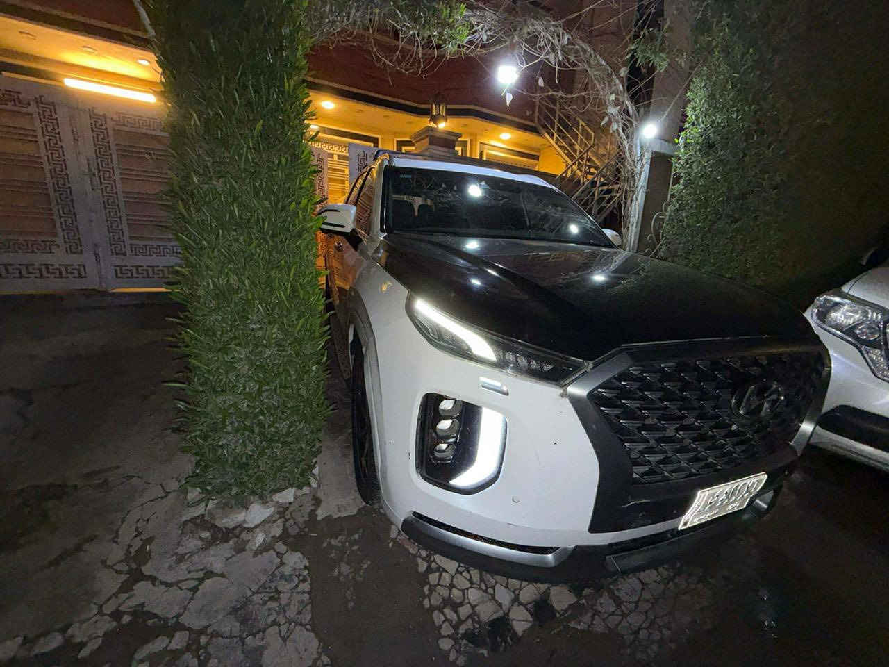 هونداي بالسايد كالكراف فول مواصفات رقم بغداد بأسمي
صور الحادث مرفقة
موديل 2021
ماشية 150 الف كيلومتر
فتحتين سقف 
كشنات جلد 
كشنات كهرباء حتى الكشنات الاخيرة 
صندوق كهرباء
تدفئة تبريد كشن السائق والراكب
كشنات vip منفصل
تبريد ثلاث قطع
رادارات امامي وجانبي 
اربع كامرات 
حساسات امامي خلفي
ماوس للتحكم في وضعيات القيادة + اوضاع الجبلي والصعود
تدفئة ستيرن
كيجات دجتال
انارة داخلية مخفية وتحكم بالالوان
وبعد بيها مواصفات  السعر 28ونص الف دولار

+964 780 771 6463


**إذا كنت صاحب هذا الإعلان وتريد حذفه لأي سبب، رجاءا أرسل رسالة إلى الدعم الفني**