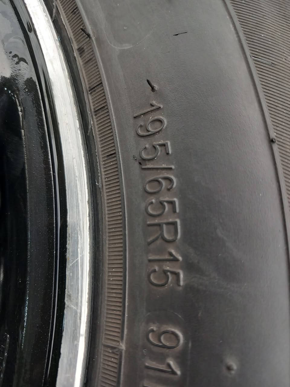 السلام عليكم...تخم ويل كب 15 اصلي (النترا فورتي سيراتو)
+ 4 اطارات 195/65/15
السعر: 230 الف  
العنوان:بغداد الجديده .....ماكو توصيل 
للاتصال:*********** واتساب
