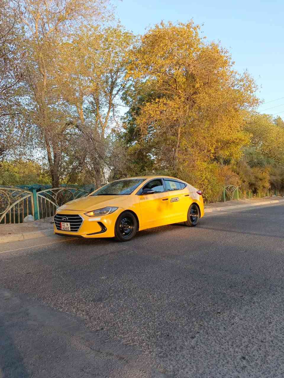 سلام عليكم ورحمة الله وبركاته 
اخوان سياره نوع الانترا موديل 2018
سياره خير من الله 
السياره كلهه ليبل واحد كلشي ما مبدل بيهه 
حدثها موضح في الصوره الامريكي 
وبيهه ضربه بل جاملخ الخلفي. الأيسر 
السعر 120 $وبيهه مجال بسيط 
العنوان بغداد الشعله 
الاستفسار ***********
