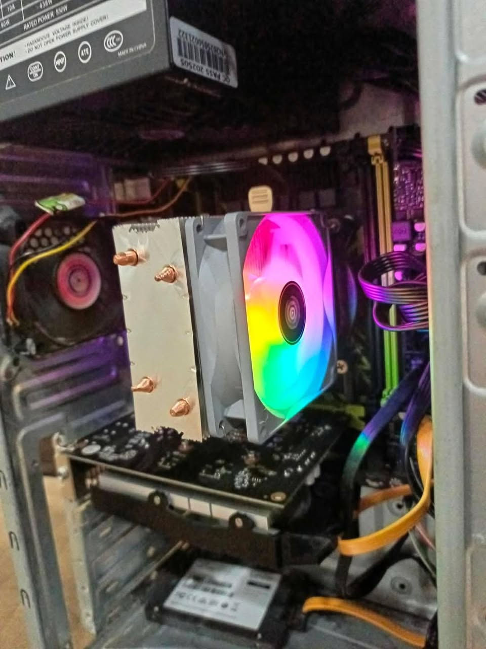 السلام عليكم 
تجميعه pc للبيع 
بورد زيون H310m-k
معالج E5 5600 v4
رامات 8*1 ddr4 5409 
بور سبلاي  550 واط بي منفذ طاقه للكرت الشاشه 
كرت  RX  550 4G 
ssd128 g
HDD 320g
مبرد غازي RGP وبنكه تهويه 
6 منافذ USB ويجي ويه الكيس USB واي فاي وكيبل HDMI اصلي 

السعر 250 قفل 
مكاني موصل حي عدن قرب جامع العليم 
اي استفسار خاص


**إذا كنت صاحب هذا الإعلان وتريد حذفه لأي سبب، رجاءا أرسل رسالة إلى الدعم الفني**