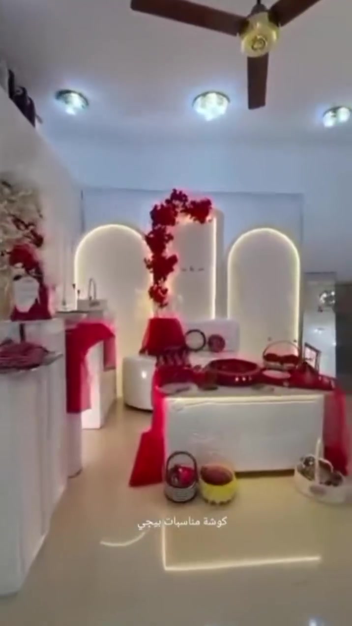 عروض على الكوشات بئنسب الأسعار مع هديه للعرسان حياكم الله تصال على الرقم ***********
