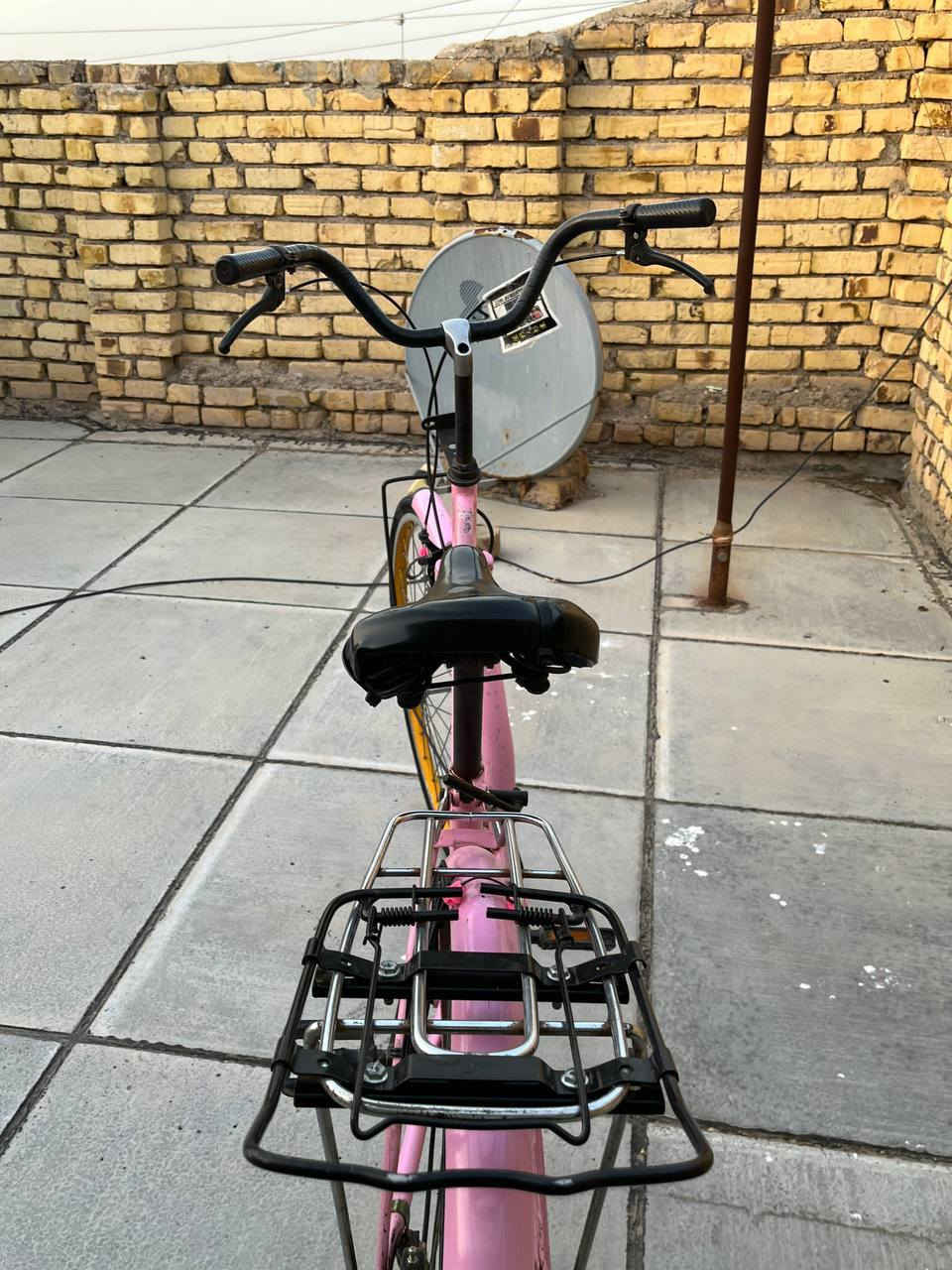 سلام عليكم
بايسكل بناتي للبيع 
الحجم 26
لون وردي 
المكان كوت - دامــوك
السعر :  خاص


**إذا كنت صاحب هذا الإعلان وتريد حذفه لأي سبب، رجاءا أرسل رسالة إلى الدعم الفني**