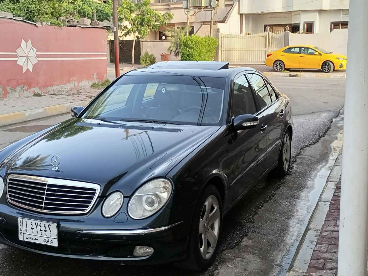 مارسيدس 211 موديل 2003 حجم 320 بدون حادث بيها قطع اوربي نظيفة جداً رقم كركوك بس وكالة مكان السيارة كركوك بيع او مراوس السعر خاص ***********
