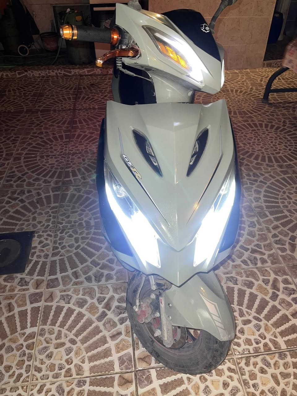 السلام عليكم 
ماطور #للبيع  Ghost موديل 2024 جديد و مكفول من اي عطل و مكينة جديدة ما مفتوحة و تايرات جديدة و شغال 100‎%‎ 
مكاني فرمان بران للتواصل 
***********
