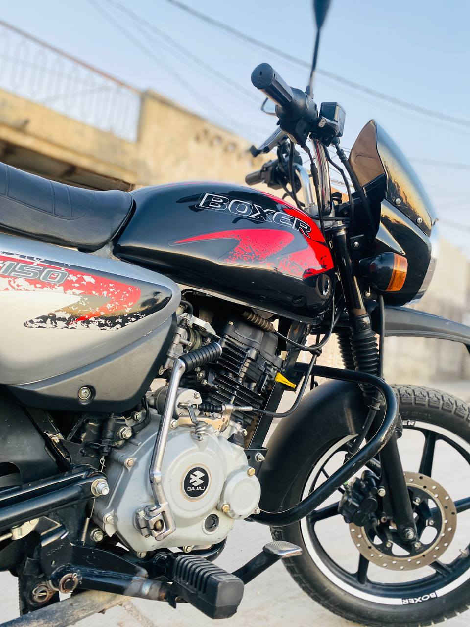 سلام عليكم دراجة بوكسر جبلي موديل 23 ماشيه 12 الف حقيقي
مكفوله كفاله عامه محرك برغي مامفتوح بي
اوراق اصليه كامله اي نقص مابيه عنوان ديالى بعقوبه
سعر مليون و450 بيه مجال لشراي رقم صاحبه ***********
