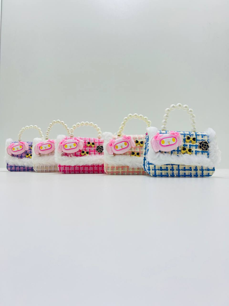 ✨ أحلى شنط بنات وصلت عدنا ✨🎀

دلّلي بنيّتچ بشنطة ميني تجنن 💕
قماش أنيق ولمسة فرو ناعمة
ويد لؤلؤ تخليها مثل الأميرات 👑

ألوانها حلوة ومتوفرة (وردي، أزرق، بنفسجي، بيج)
خفيفة وعملية وتناسب الطلعات والمناسبات 🎉

الكمية محدودة 🔥
للحجز راسلونا خاص �

قطعة / 7


**إذا كنت صاحب هذا الإعلان وتريد حذفه لأي سبب، رجاءا أرسل رسالة إلى الدعم الفني**