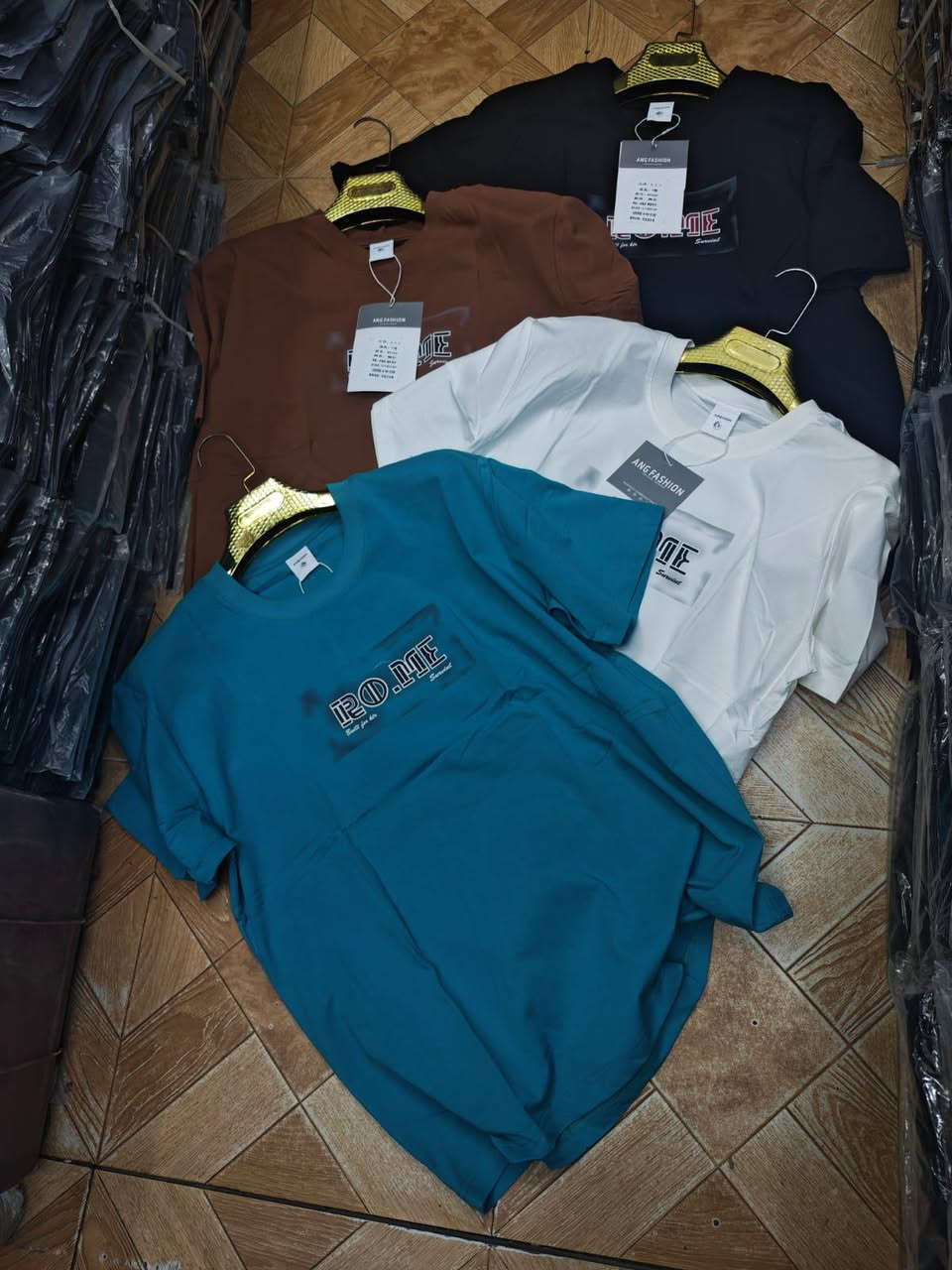 بدي حلقه صيني. ماستر
الشد 20 قطعه 4 الالوان 

قياس L  4XL

سعر الشد 120


**إذا كنت صاحب هذا الإعلان وتريد حذفه لأي سبب، رجاءا أرسل رسالة إلى الدعم الفني**