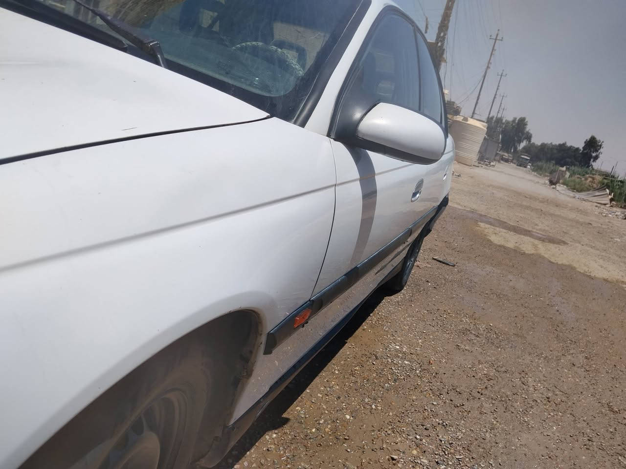 سلام عليكم وبل موديل 1995سيارة بلادية بدون صبغ بس بيهة طخات خفيفة ومثل ما واضح بل صور بل بنيد سيارة بسمنة تحويل ثاني يوم رقم نكليزي مكينة محورة 2000ونجي مجول 
سيارة ناعمة وحلوة سعر 35للنتصال ***********
